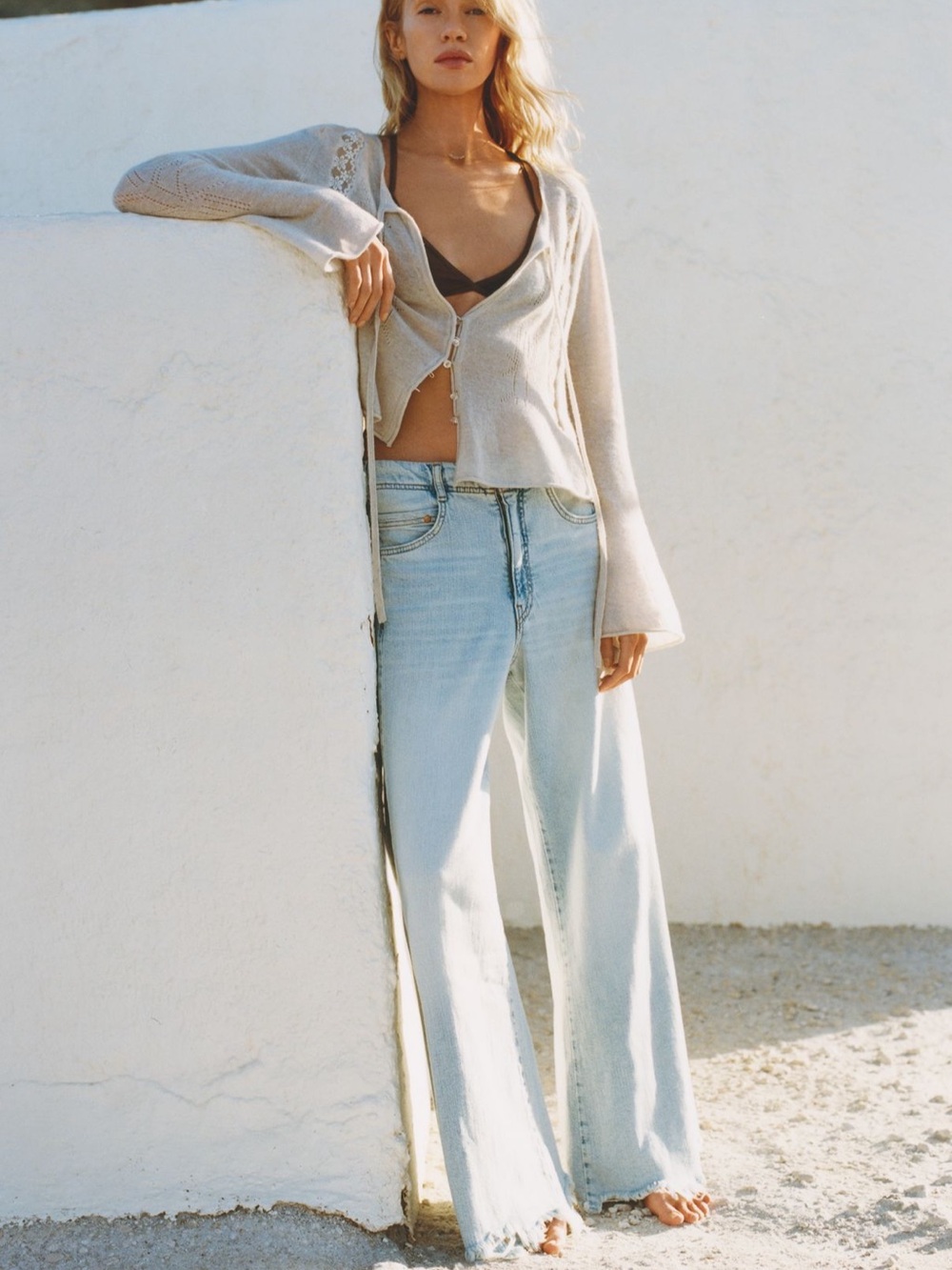 EUC Pilcro Adi Regenerative Cotton Mid-Rise Flare/Wide leg Jeans light Wash 29 - Picture 5 of 14